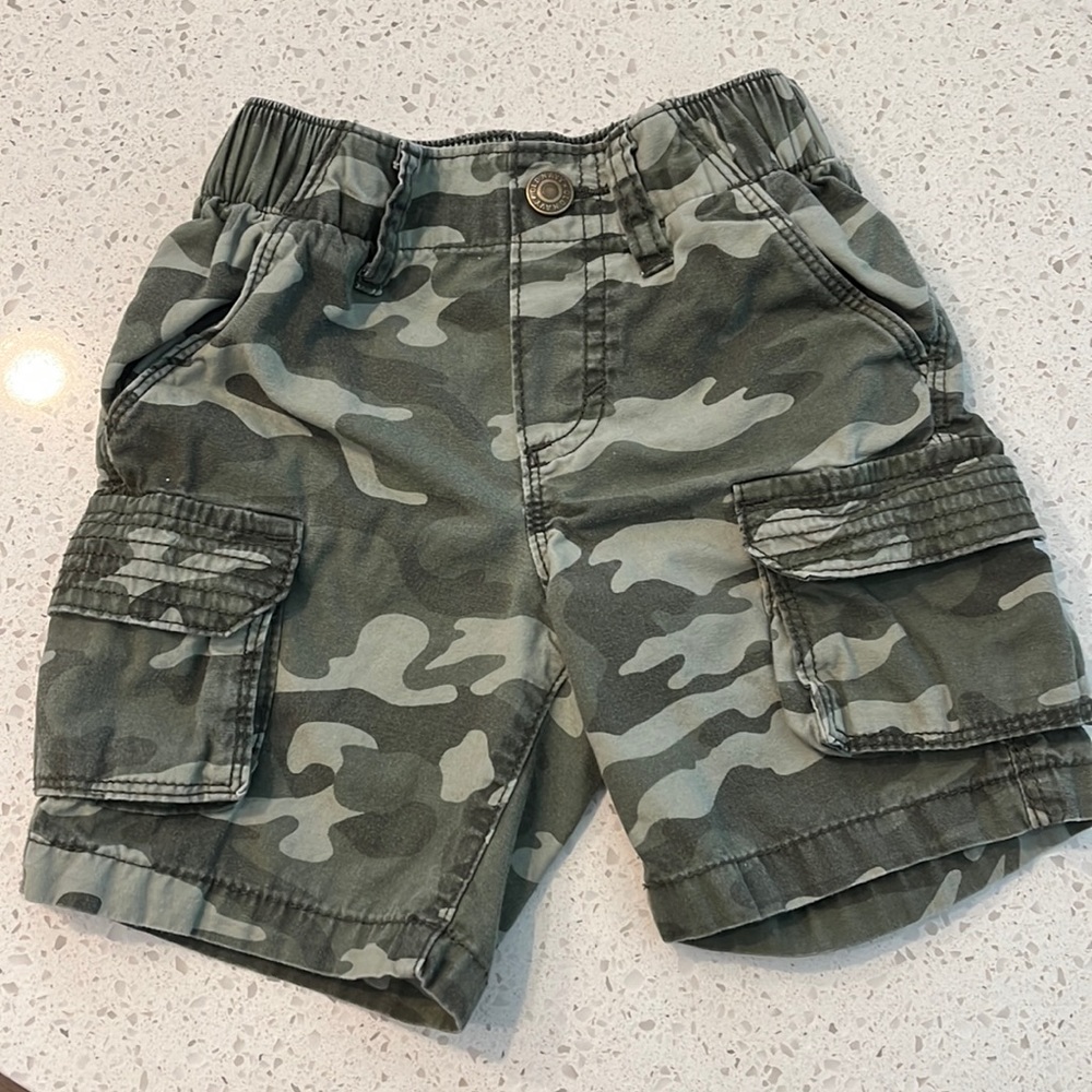 Camo Shorts with elastic waist